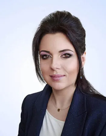 Яна СИЧІКОВА