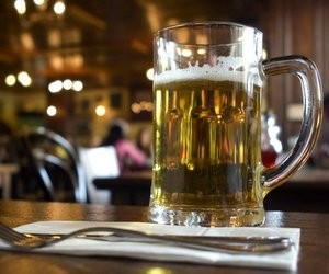 Ministry of Education demands ban on sale of alcohol and tobacco in universities