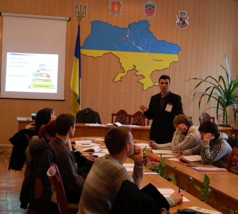 В ЗНТУ проведено тренінг «Особливості працевлаштування випускників з числа сиріт у 2014 році»