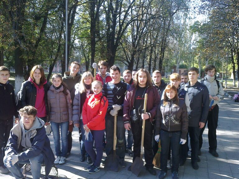 Суботник у парку