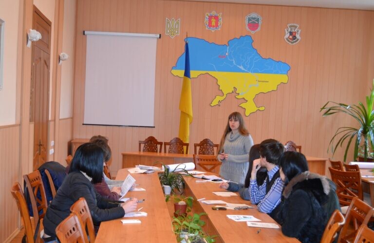 Особливості працевлаштування випускників з числа сиріт у 2015 році