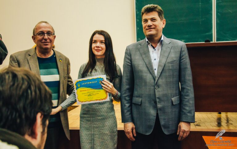 Вручення сертифікатів на стипендію мера