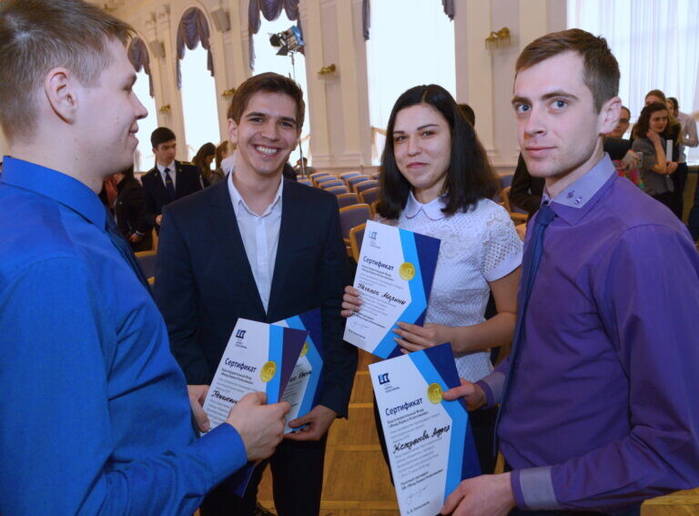 The Boris Kolesnikov Foundation announced the names of one hundred winners of the «Aviator 2018» project who will go to London