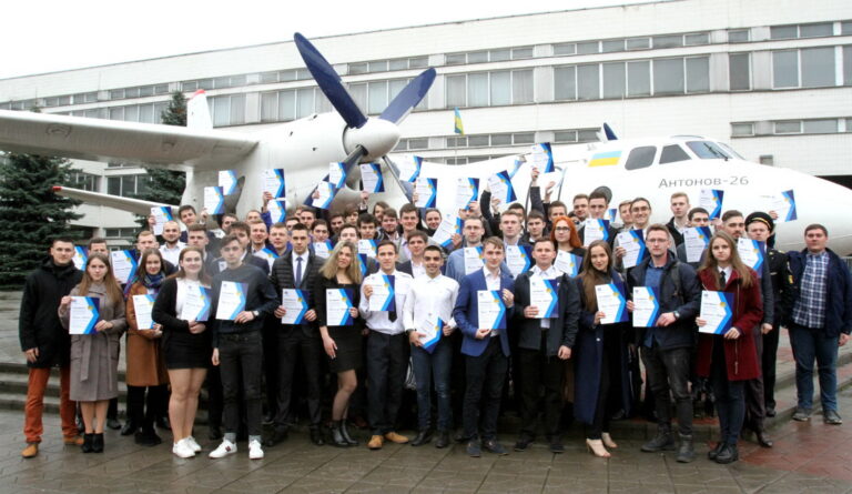 Boris Kolesnikov Foundation sends one hundred winners of the «Aviator 2019» competition to a prestigious forum in France