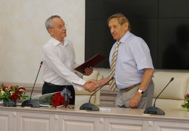 Awarding V. Boguslaev the title of Honorary Doctor of the National Academy of Sciences of Ukraine