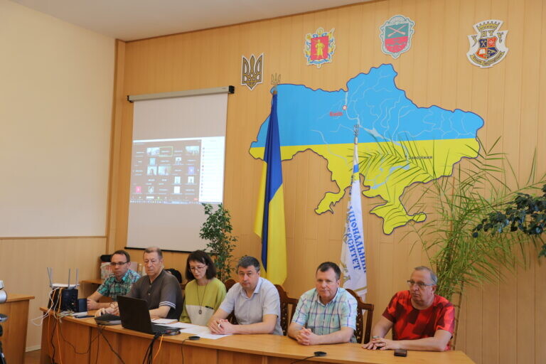 Вручення сертифікатів учасникам онлайн-курсів від університету Yamanashi