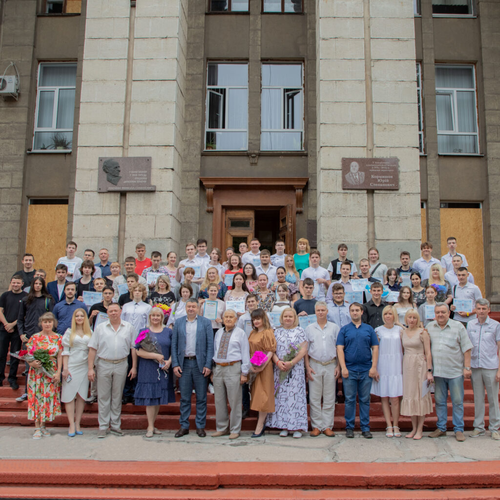 Отримання звання молодших спеціалістів і фахових молодших бакалаврів випускниками Запорізького електротехнічного фахового коледжу НУ «Запорізька політехніка»