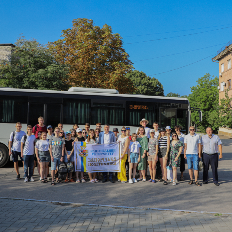 Студенти, які протягом всієї вступної кампанії працювали в Приймальній комісії, відпочили в аквапарку!