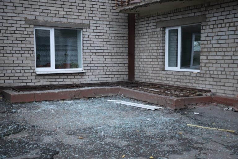Пошкодження гуртожитків внаслідок російської атаки 17 листопада 2023 року