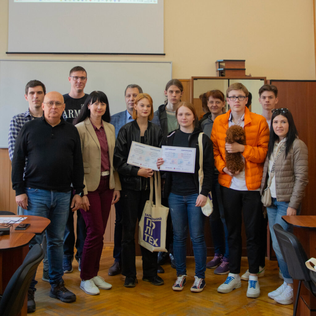 Перший випуск учнів гуртка «Софт, що робить гроші»