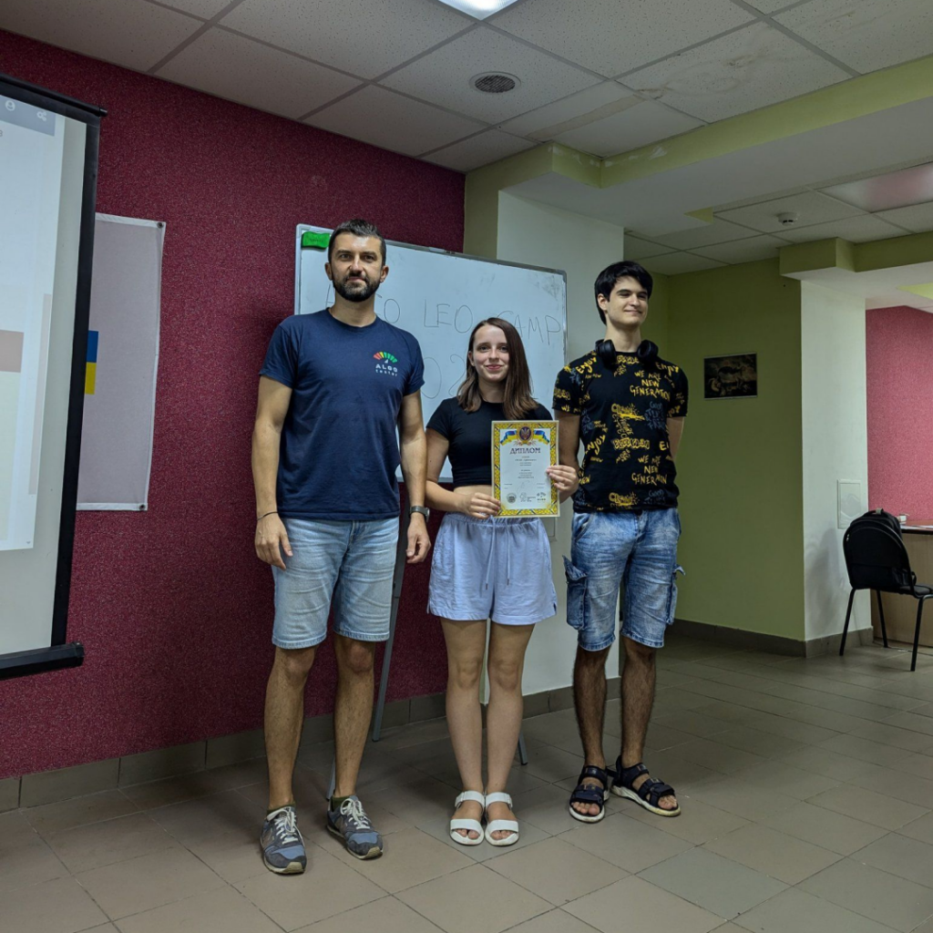 Вітаємо з відзнакою на Літній міжнародній школі з алгоритмічного програмування!