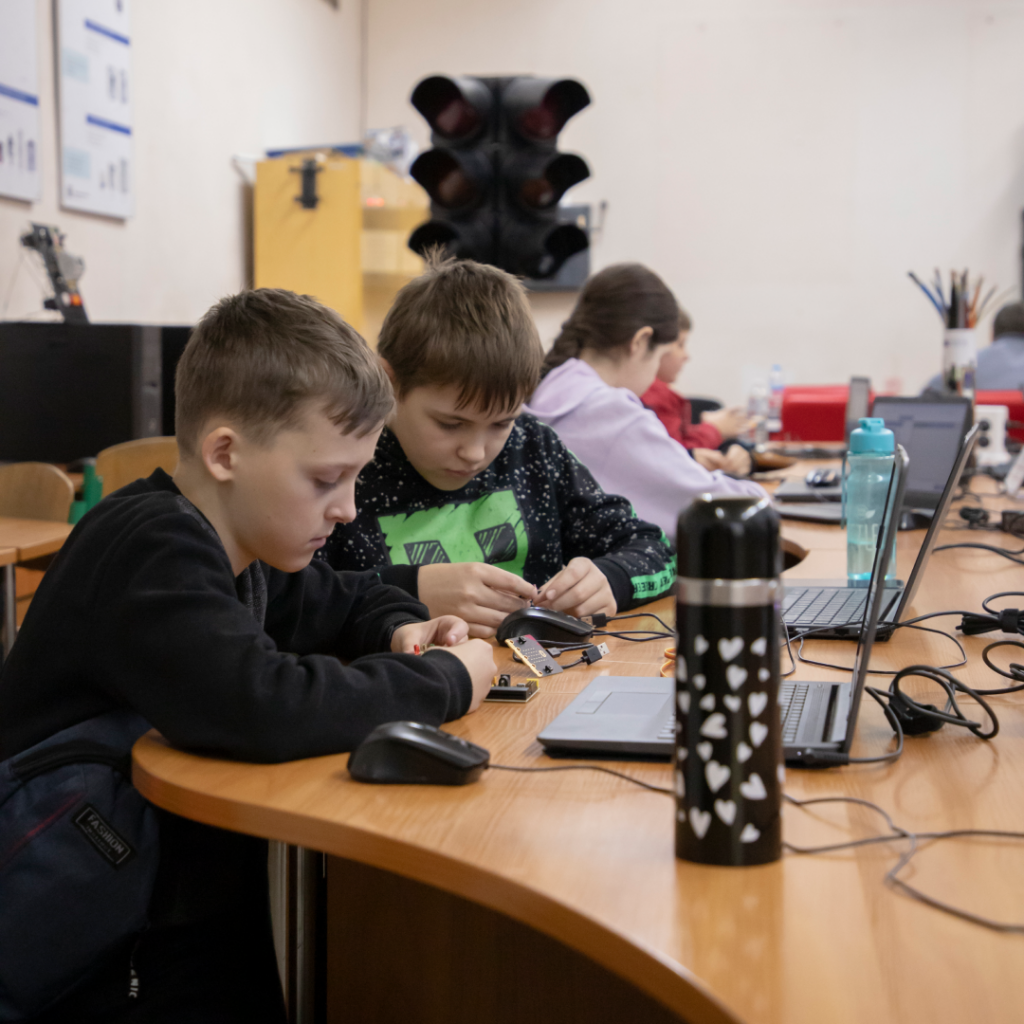 Children’s and Youth Scientific University Clubs: Cooperation with Partners