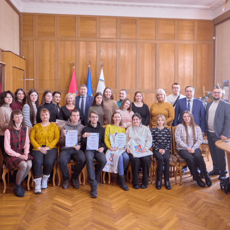 Вітаємо переможців олімпіад та конкурсів з мов!