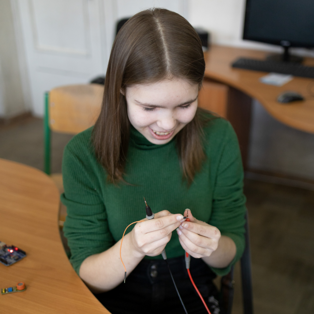 STEM activities of the Children’s and Youth Scientific University «Zaporizhzhia Polytechnic»: involvement of students of gymnasium No. 77