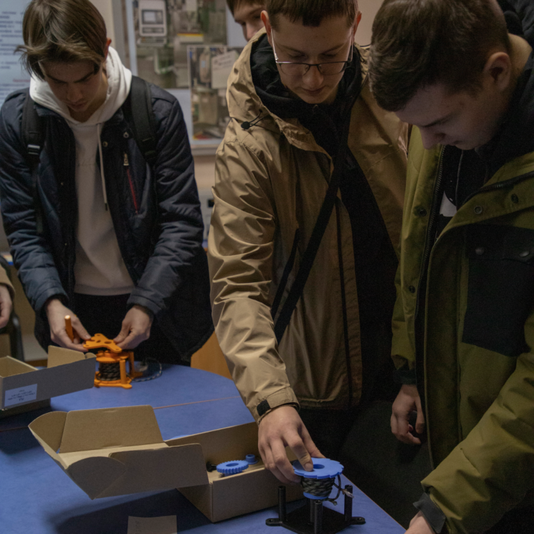 «Спробуй — Обери — Дій»: як Запорізька політехніка допомагає старшокласникам знайти себе!