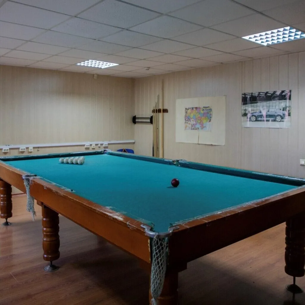 At this centre, you can use the gym and tennis courts, or spend your free time playing billiards.