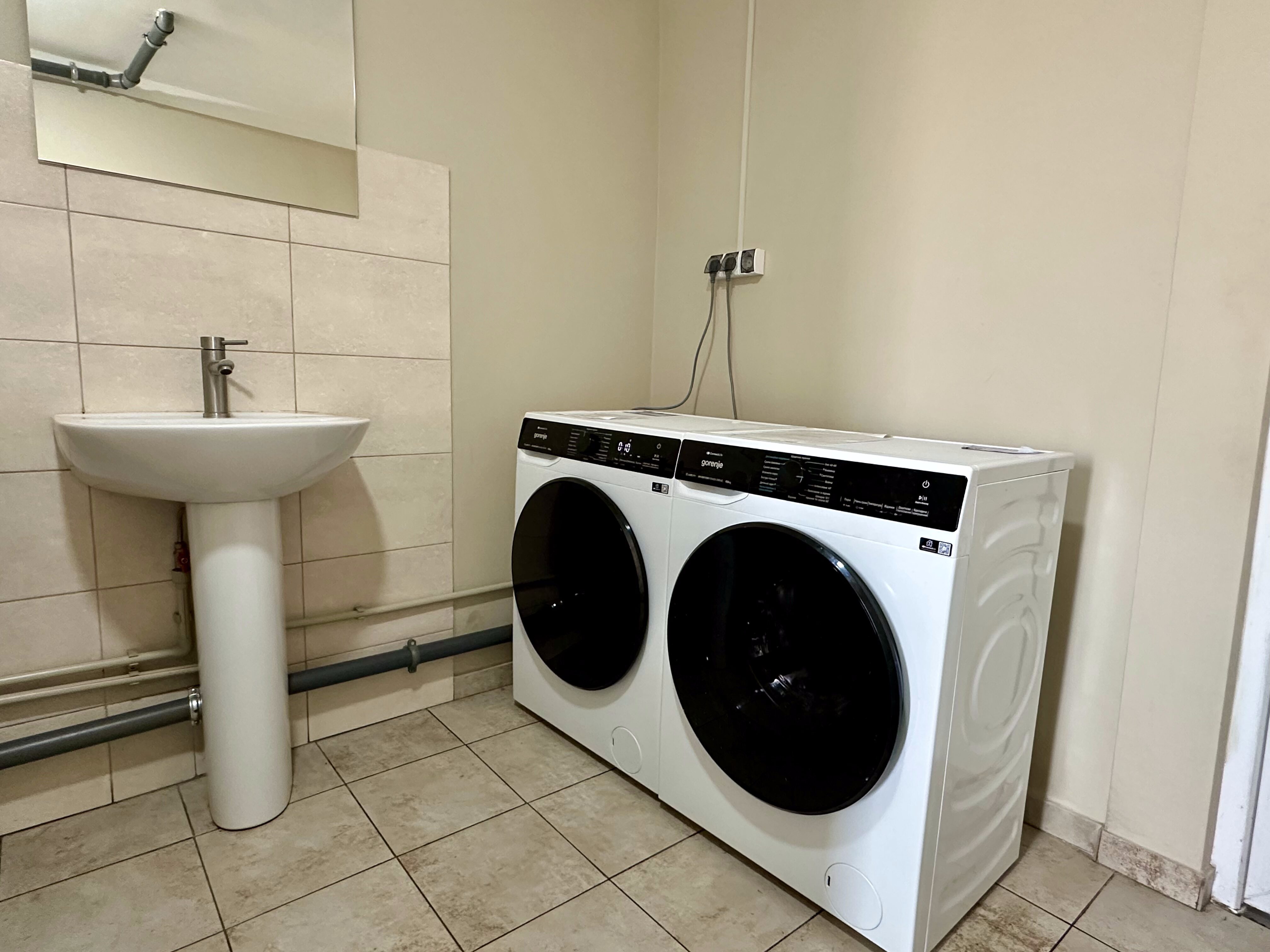 To improve their living conditions, students can use the laundry room located on the second floor without leaving the dormitory; it is open 24 hours a day, seven days a week.