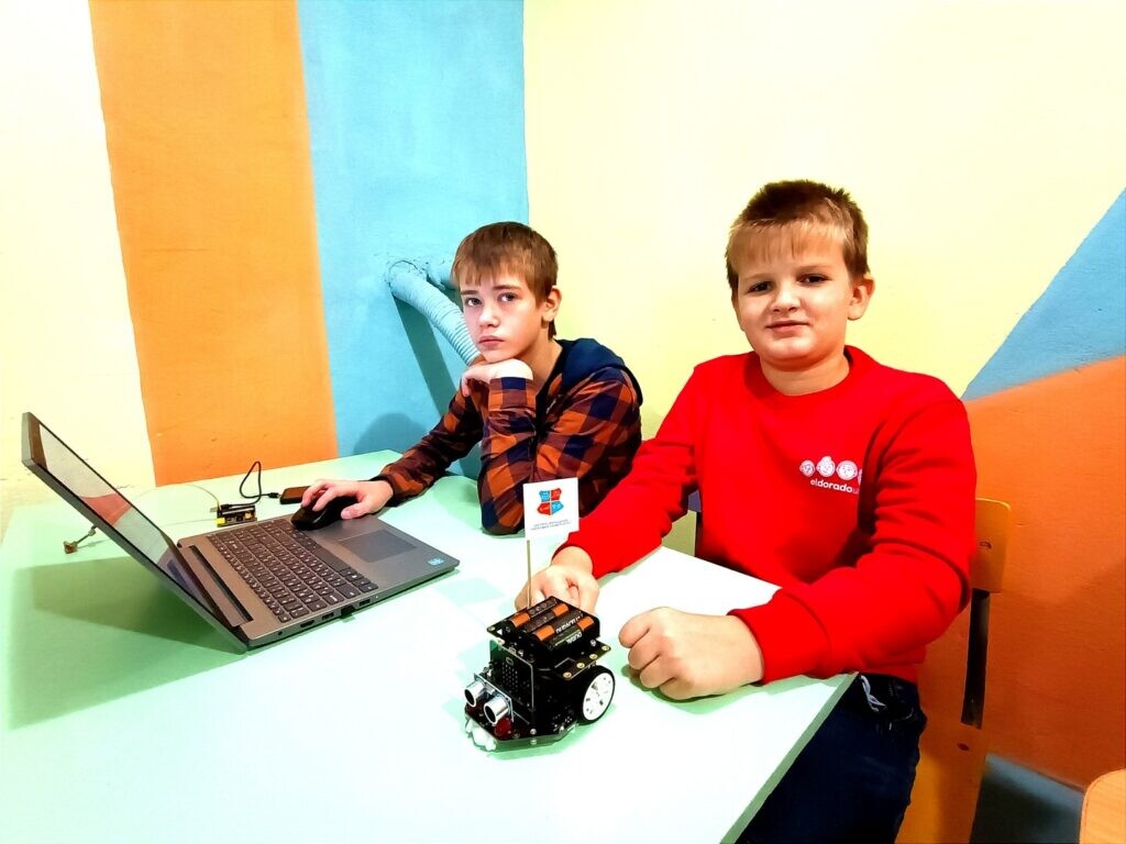 «Do it with Micro:bit»: практичні аспекти автоматизації та мехатроніки