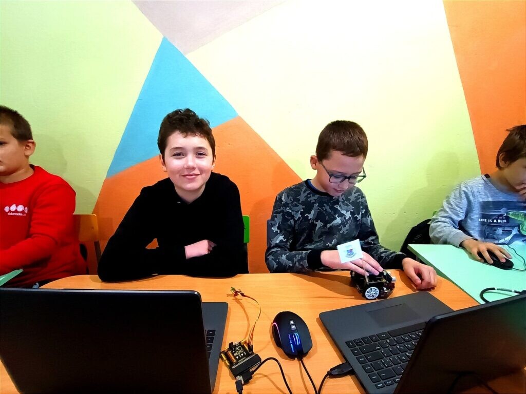 «Do it with Micro:bit»: практичні аспекти автоматизації та мехатроніки