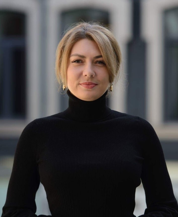 Олена КОЛЕСНІКОВА