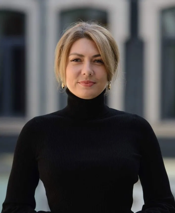 Олена КОЛЕСНІКОВА