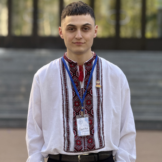 Даніел Махмудов