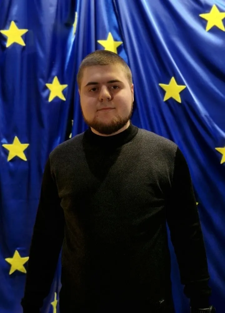 Дмитро МАКАРЕНКО