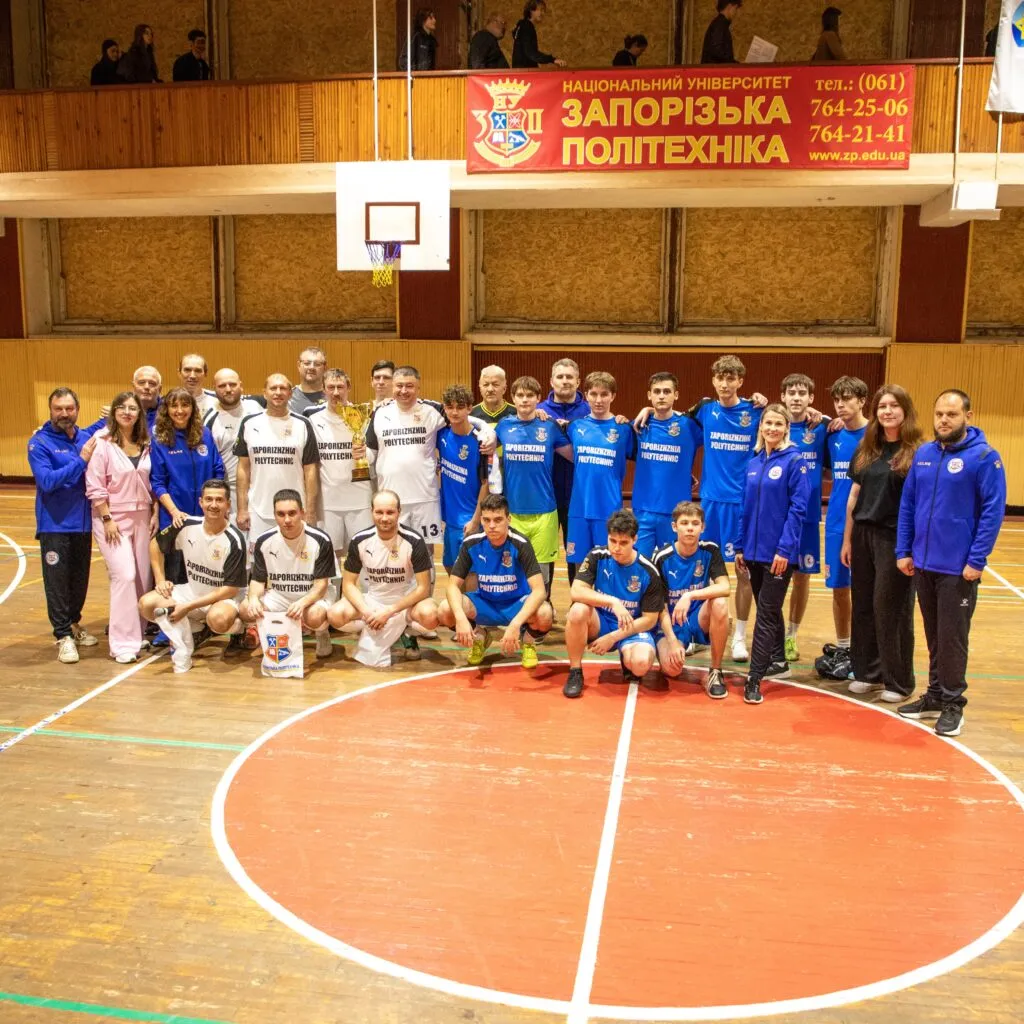 Футзальний драйв і шалені емоції: команда ректора проти першокурсників!